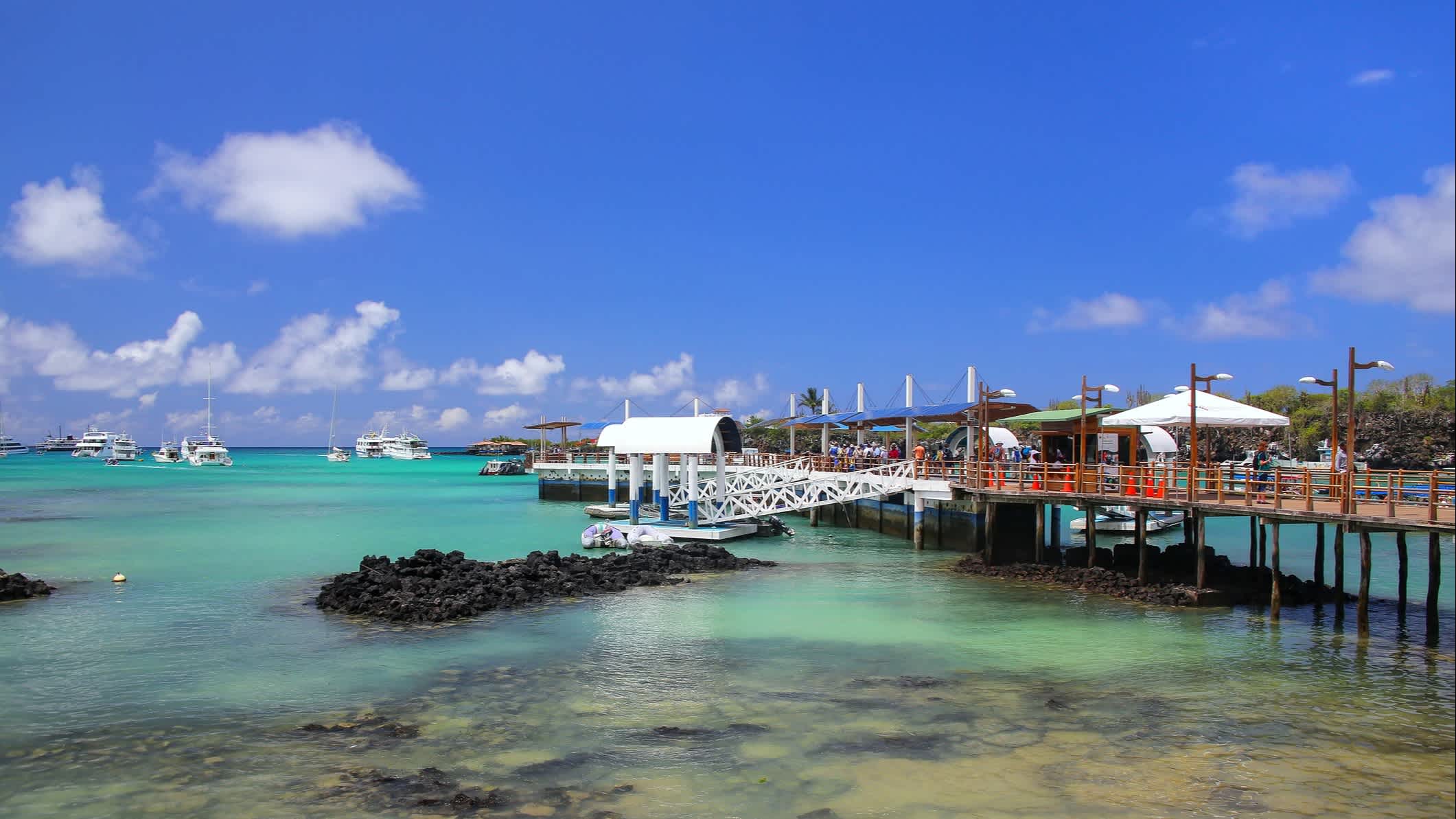 Bootsanlegestelle in Puerto Ayora, Santa Cruz Island, Galapagos, Ecuador.