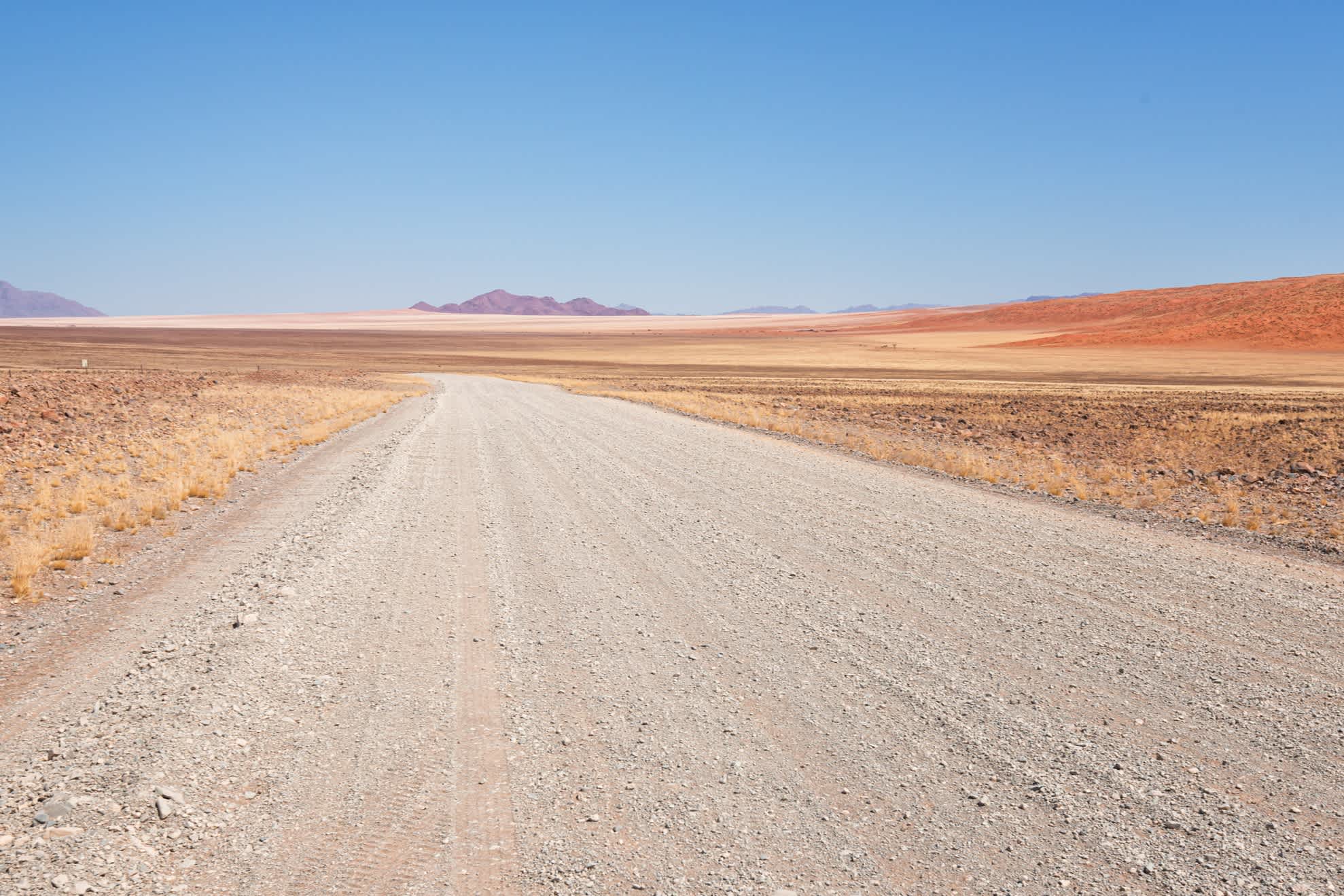 Détroit de Schott et vaste paysage désertique, en Namibie