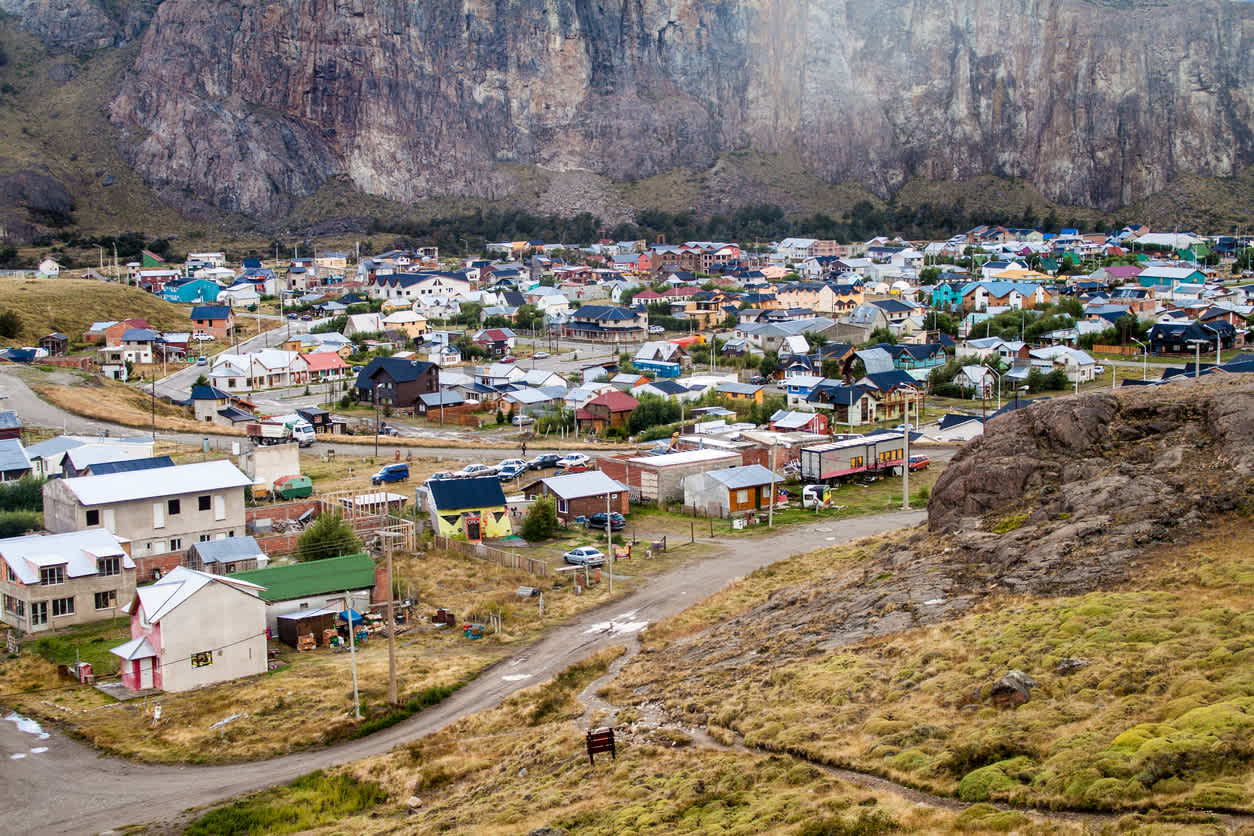 Farbenfrohes Bergdorf El Chalten in Argentinien