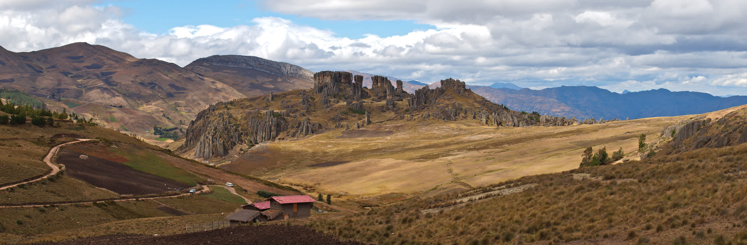 Cacamarca Peru, Cumbe Mayo Aquädukte - Ruinen aus der Zeit vor den Inkas