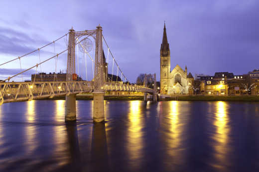 Die Stadt in der Abenddämmerung