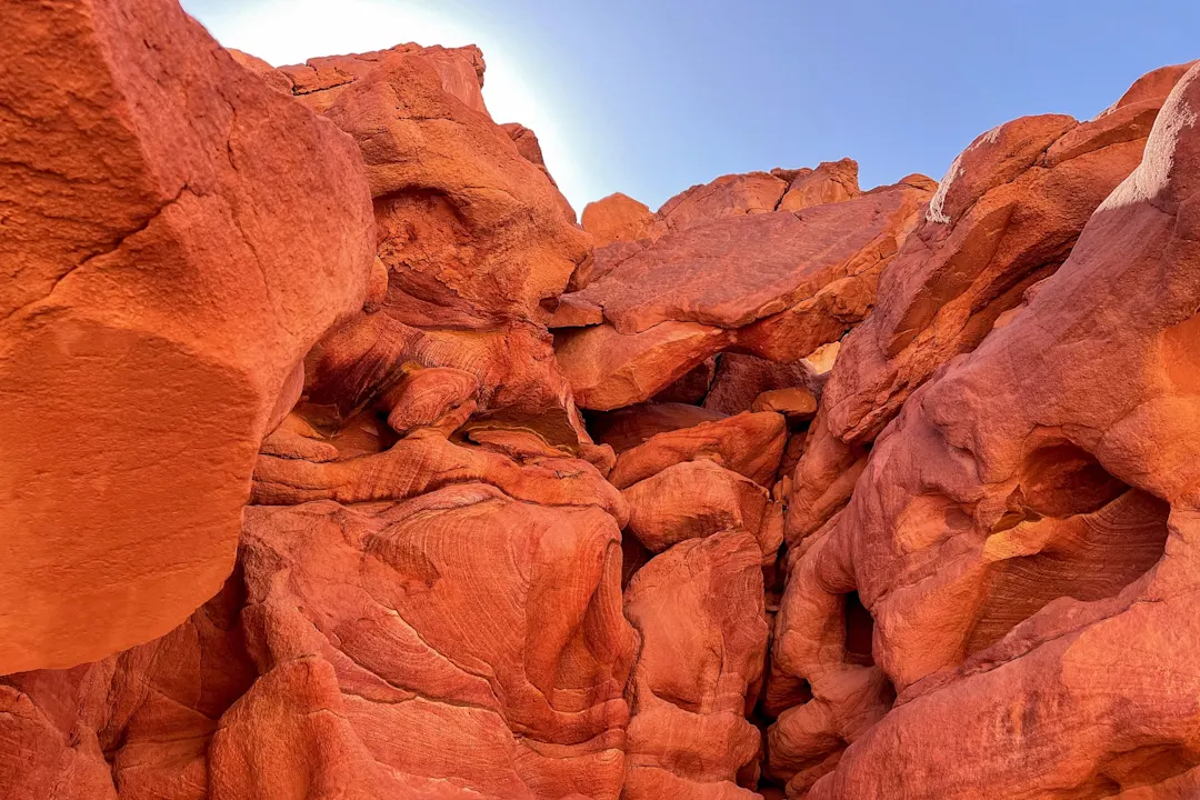 Coloured Canyon, farbige Schlucht mit roten Felsen in Ägypten.

