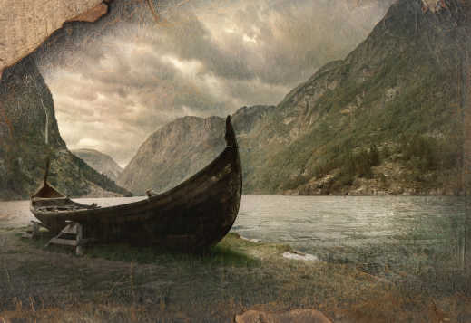 Eines Bild der alte Wikingerboot im Dorf Gudvangen bei Flam, Norwegen.