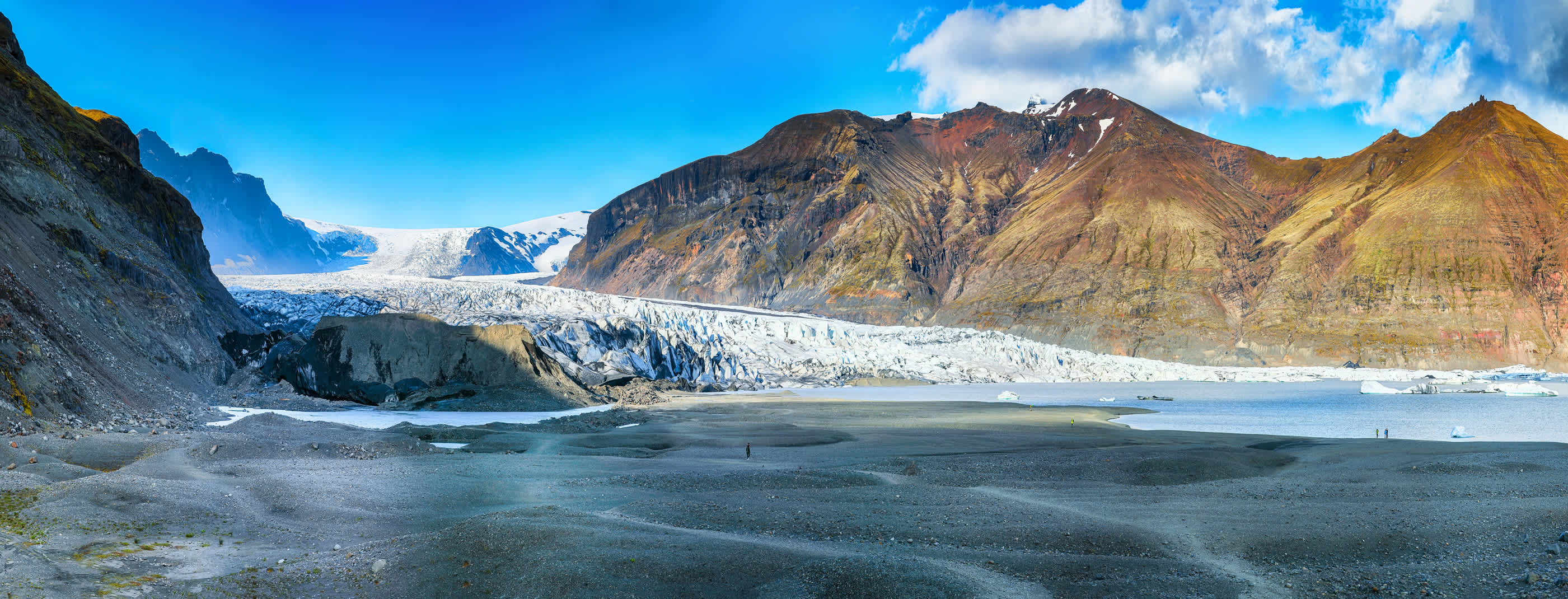 Glacier et paysage rocheux en Islande