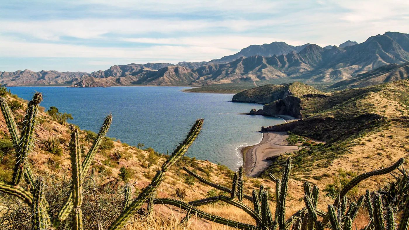 Mexiko, Baja California Versteckte Bucht von Baja auf der Halbinsel Baja California Sur in Mexiko.