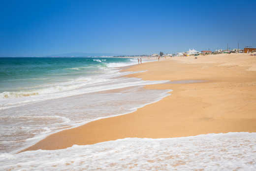 Vue sur la plage de Faro, Algarve, Portugal