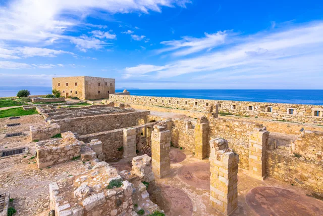 Algarve and Greek Islands Itinerary: 7 Days of Sun & Sea