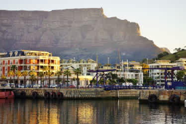 View at Victoria Waterfront in Cape Town at dawn.

