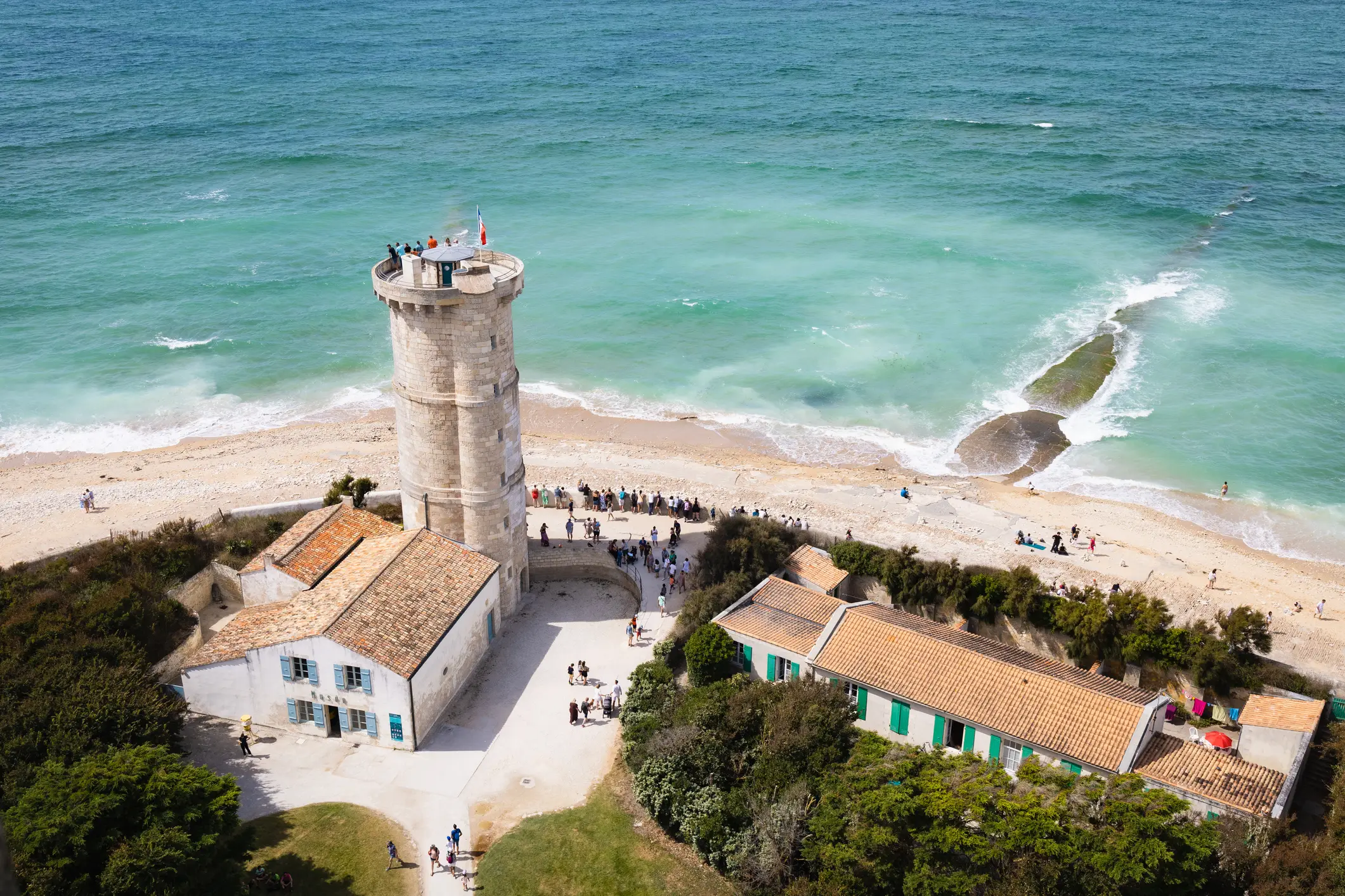The Whales Lighthouse (el Phare des Baleines), at the western tip of the Île de Ré, France