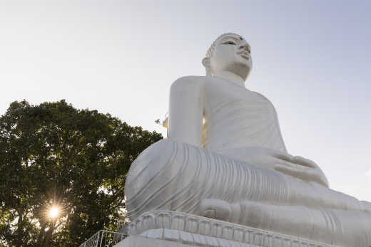 Bahiravakanda Buddha-Statue im Bahiravakanda Tempel 