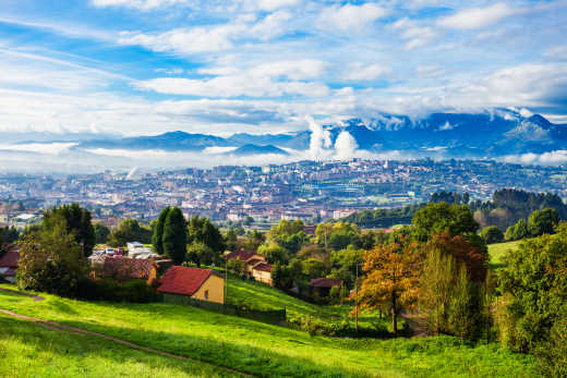 Oviedo Stadt Panorama Luftbild