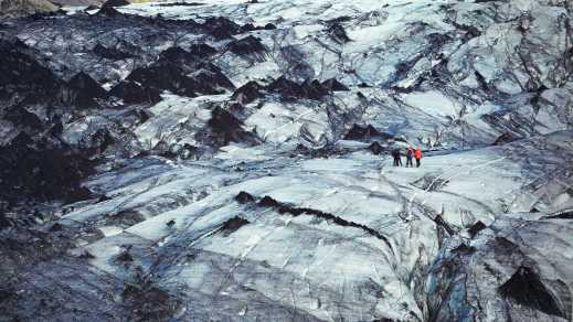 Wanderer auf dem Myrdalsjokull-Gletscher in Island