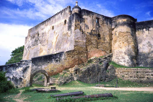 L'ancien Fort Jesus inscrit au patrimoine mondial de l'UNESCO a découvrir pendant votre séjour à Mombasa.