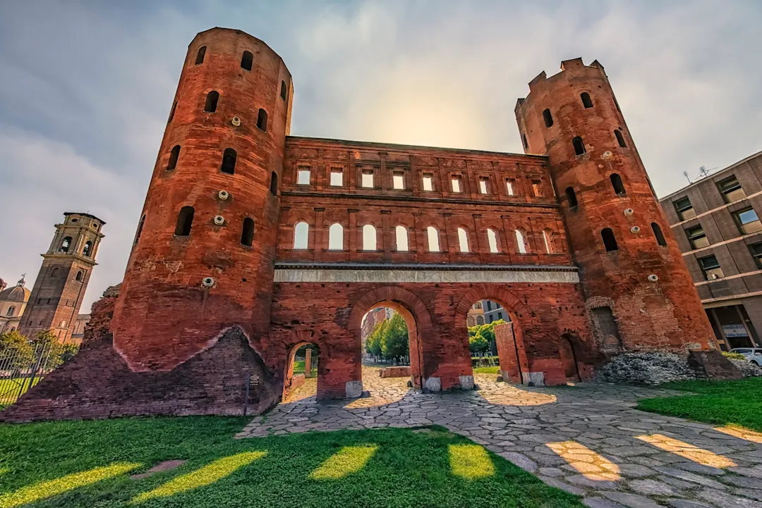 Europa Italien Turin Porta Palatina Porta Palatina - ein Muss bei einer Reise nach Turin