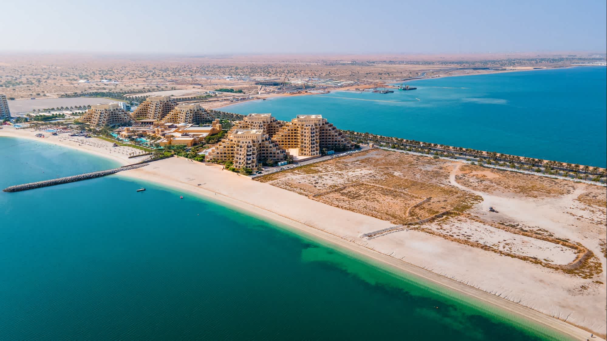 Luftaufnahme der Marjan Island im Emirat Ras al Khaimah, VAE.