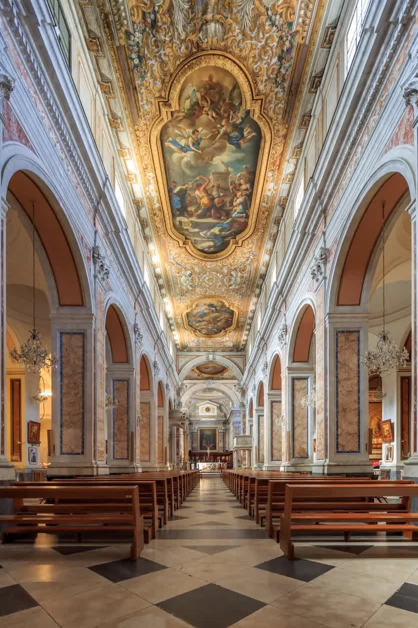 Visitez la cathédrale des Santi Filippo e Giacomo pendant vos vacances à Sorrente en Italie