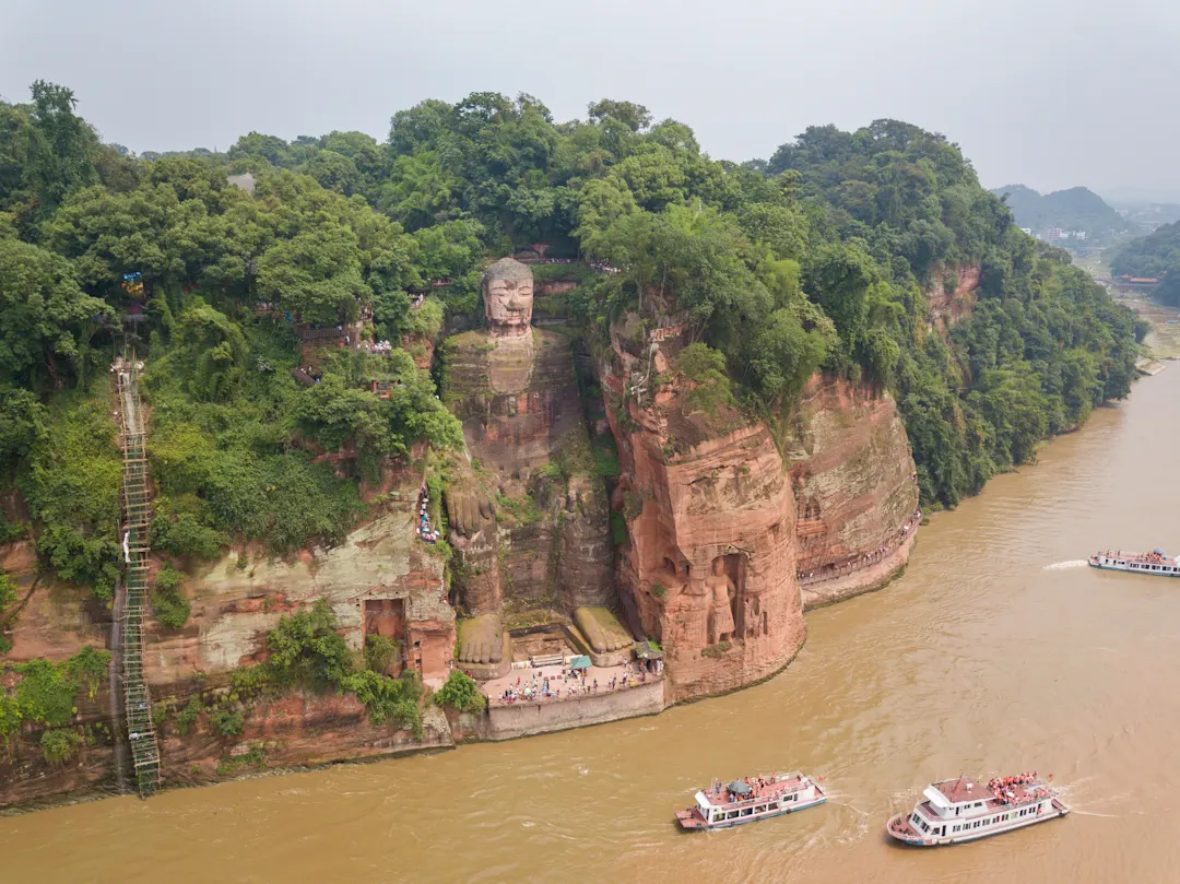 Luftaufnahme von Leshan Giant Buddha, China.

