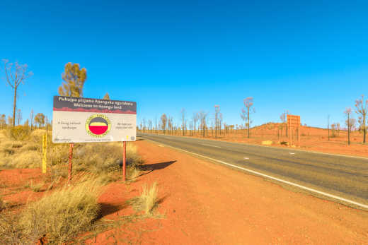 Lernen Sie auf Ihrer Reise zum Uluru die Kultur und Geschichte der Aborigines kennen.