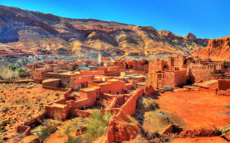 Blick auf Bou Tharar Dorf. Marokko das Tal der Rosen