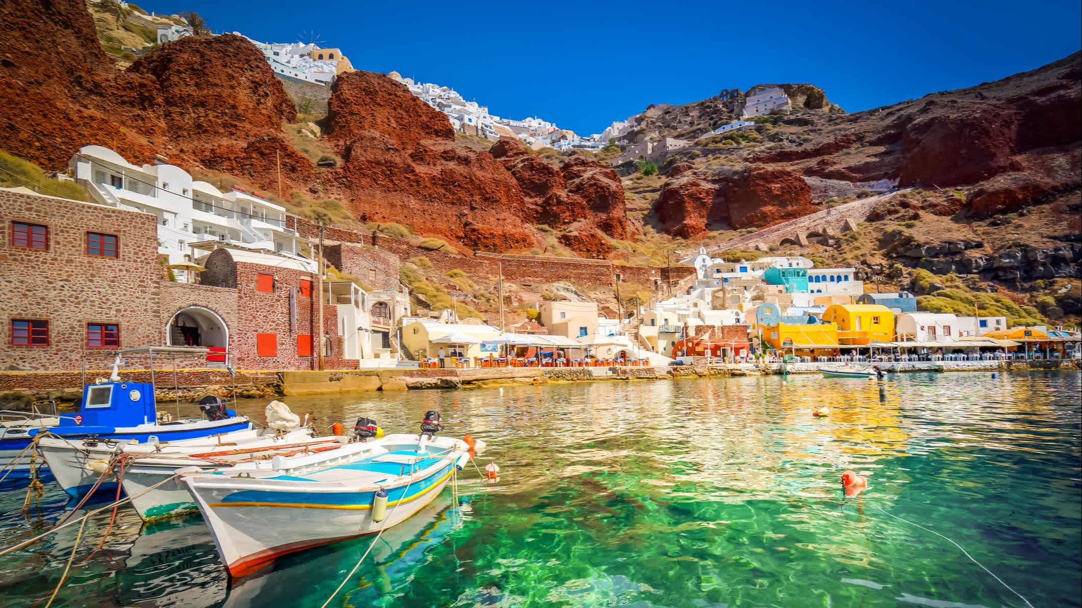 Blick auf den Amoudi Bay, Santorin, Griechenland.