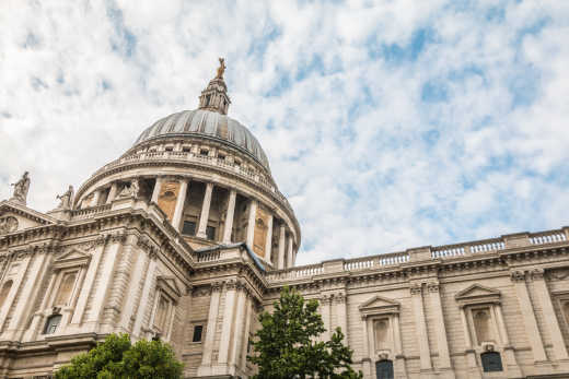 Découvrez la magnifique cathédrale St. Paul pendant votre séjour à Londres.