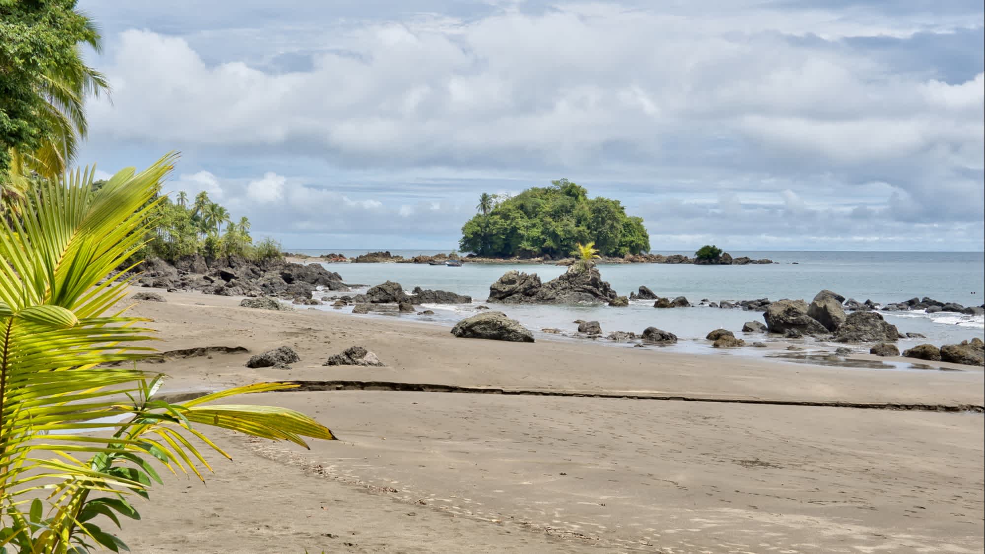 Kolumbien, Nuquí Ein Blick auf den Pazifischen Ozean in Nuquí, Kolumbien.