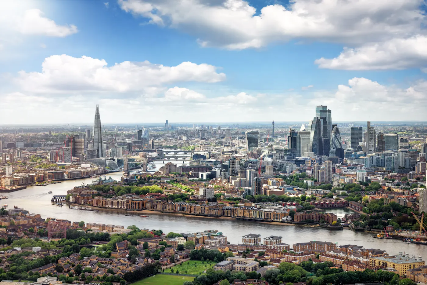 London, England, Vereinigtes Königreich Die Skyline von London als Panorama.