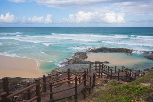 Faites une excursion à Fraser Island lors d'un circuit en Australie et profitez des « champagne pools » ou piscines volcaniques naturelles