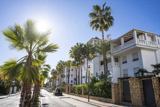 Aufnahme der Avenida del Mar in Mabella, Spanien

 

