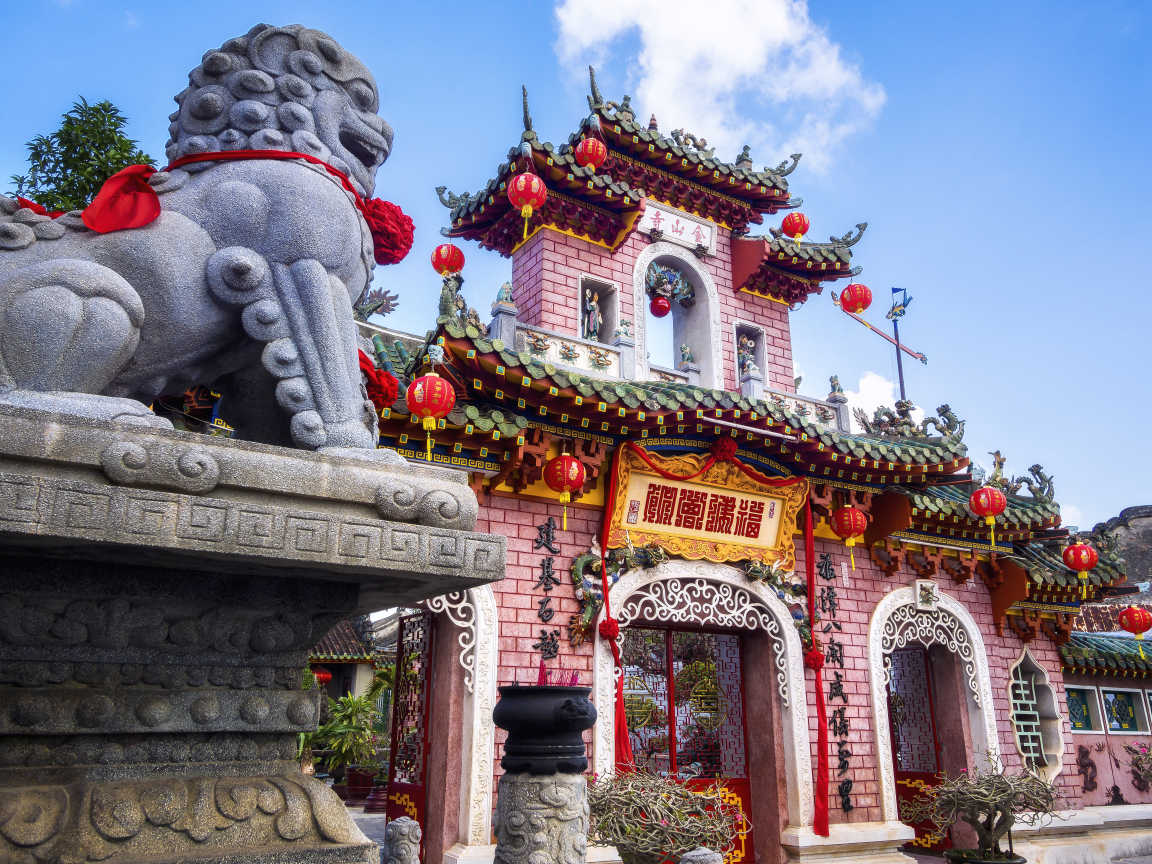Vue sur le temple de Fujian, à Hoi An, au Vietnam.