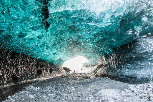 Grotte de glace Saphir dans le glacier Breidamerkurjokull dans le parc national de Vatnajokull, Islande.

