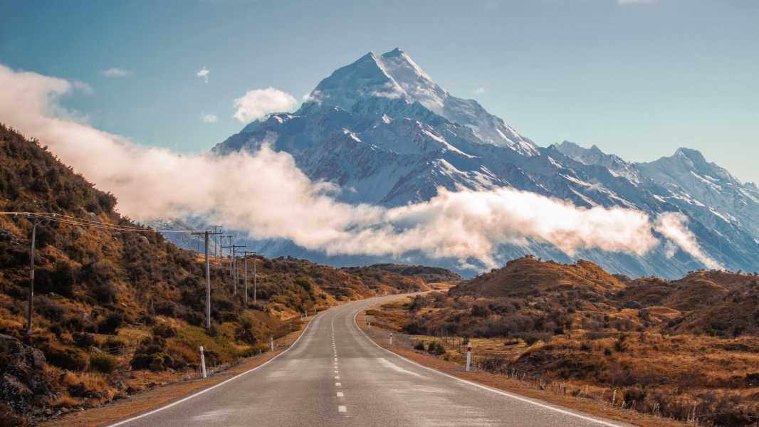 Magnifique photo prise depuis une route en direction du Mont Cook. Une des attractions naturelles incontournables à découvrir pendant votre circuit en Nouvelle-Zélande.