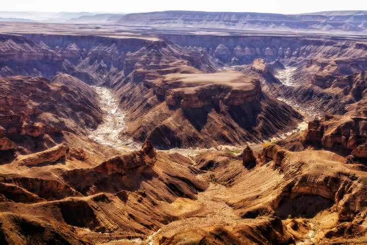Profitez de votre voyage en Namibie pour découvrir Fish River Canyon, un des plus grands canyons au monde.