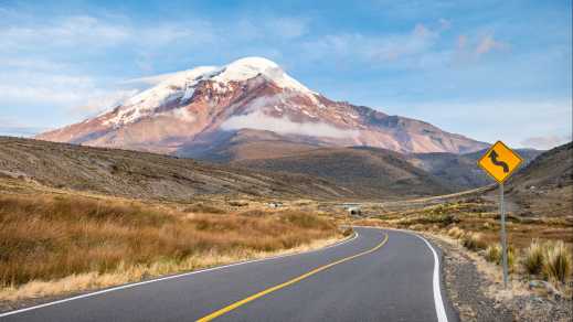 Herrliche Aussicht auf den Berg Chimborazo in Chimborazo Provinz, Ecuador.
