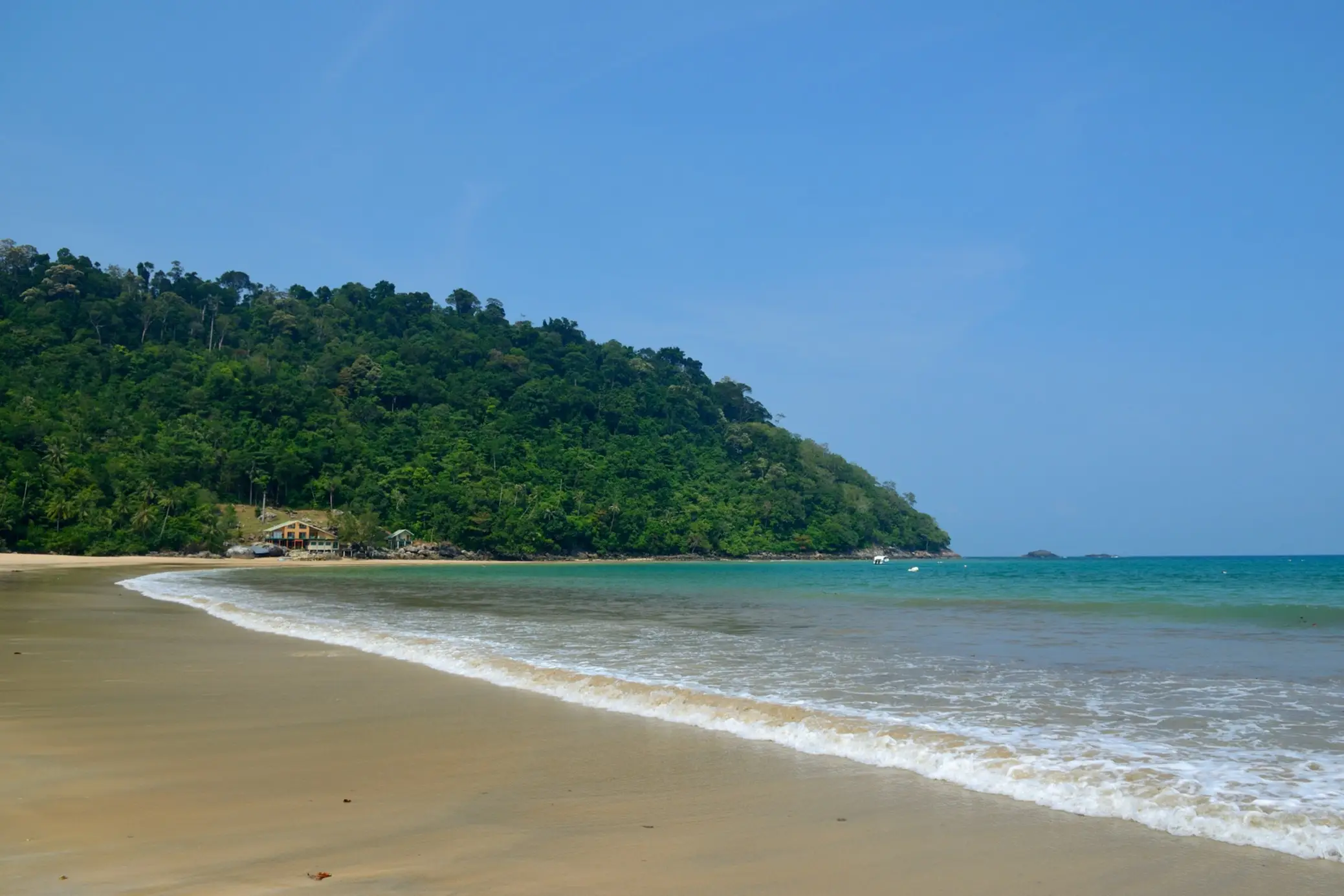 Malaisie, Juara Beach Plage de sable avec forêt tropicale, Malaisie