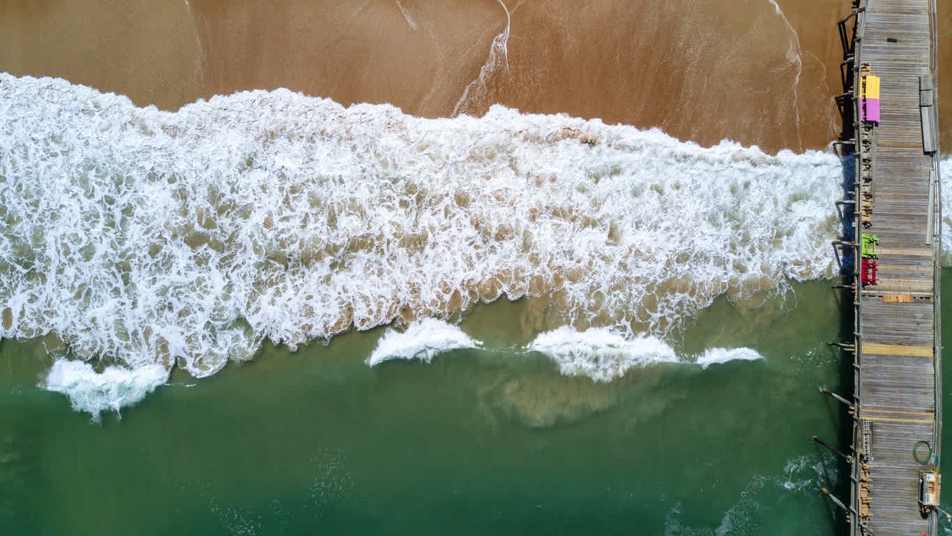 Ein Luftbild des Nags Head Strandes, in der Nähe von Kitty Hawk, North Carolina, Vereinigte Staaten
