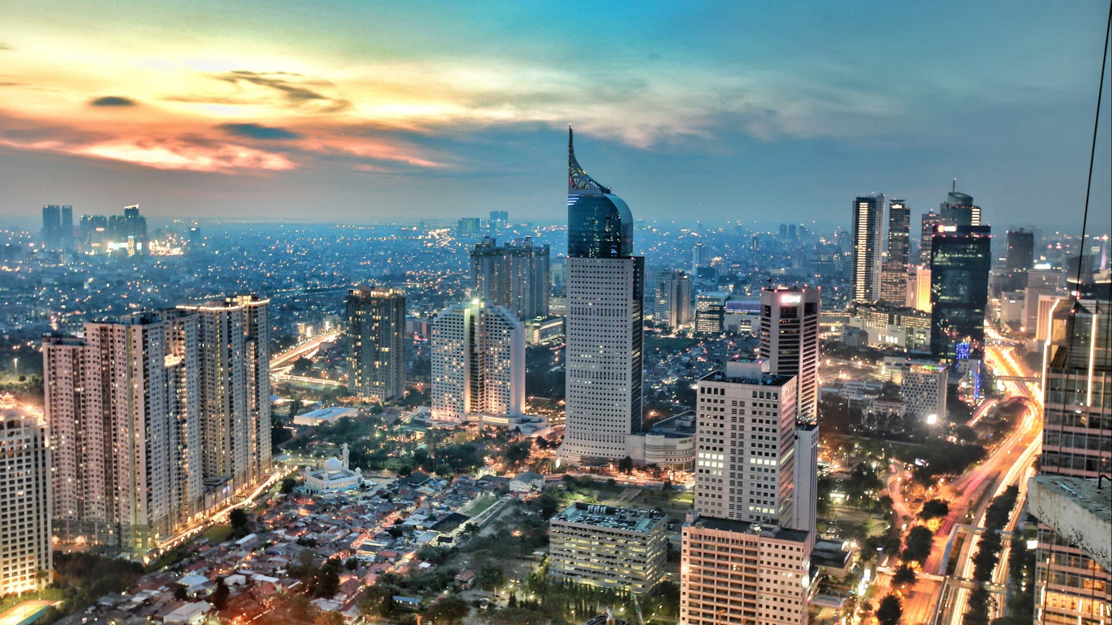 Skyline de la ville au coucher du soleil, Jakarta, Indonésie