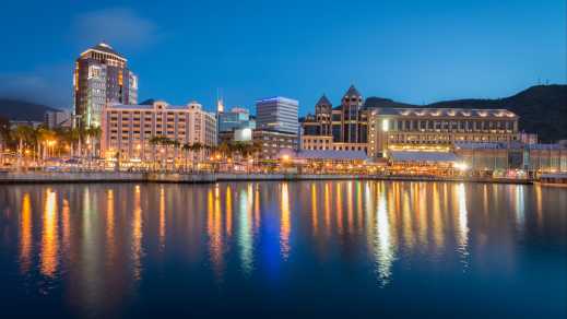 Die Waterfront von Port Louis auf Mauritius am Abend