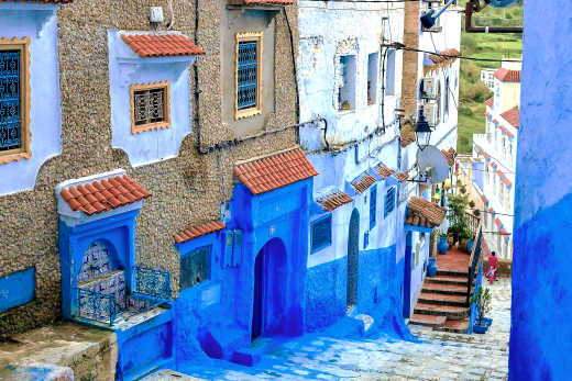 Chefchaouen, eine Stadt mit blau gestrichenen Häusern. Eine Stadt mit engen, schönen, blauen Straßen.