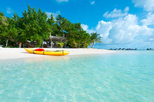 Enjoy the cristal waters and golden sandy beaches during your San Andres Vacation.