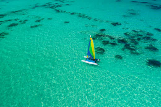 Trakteer uzelf op een catamaran cruise tijdens uw reis naar Punta Cana.