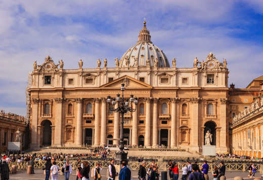 La Cité du Vatican, lieu de rassemblement privilégié au moment des fêtes religieuses en Italie.