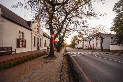 Visitez les bâtiments historiques de Dorp Street lors de votre visite de Stellenbosch.