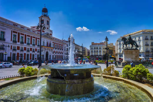 Puerta del Sol, das schlagende Herz von Madrid, ein Muss bei Ihrem Madrid Urlaub