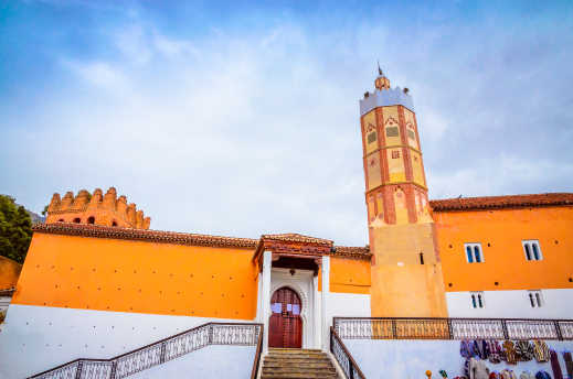 Découvrez la mosquée de Chefchaouen et son minaret de forme octogonale