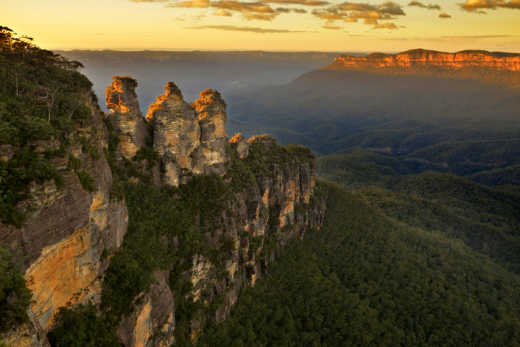 Visitez le parc national de Blue Mountains et admirez les « Three sisters », des formations rocheuses impressionnantes pendant votre road trip en Australie.
