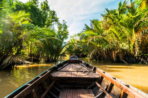 Naviguez sur la rivière de l'île de Ben Tre pendent votre voyage au Delta du Mékong.