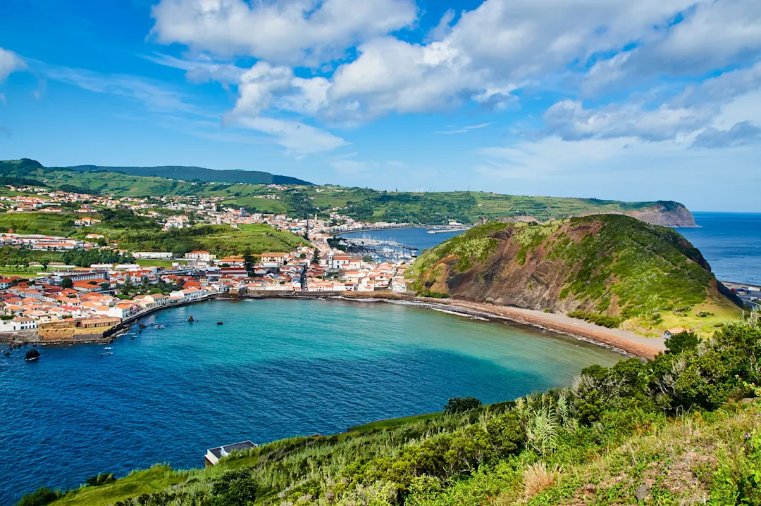 Blick auf der Horta-Stadt auf der Insel Faial, Azoren, Portugal. 