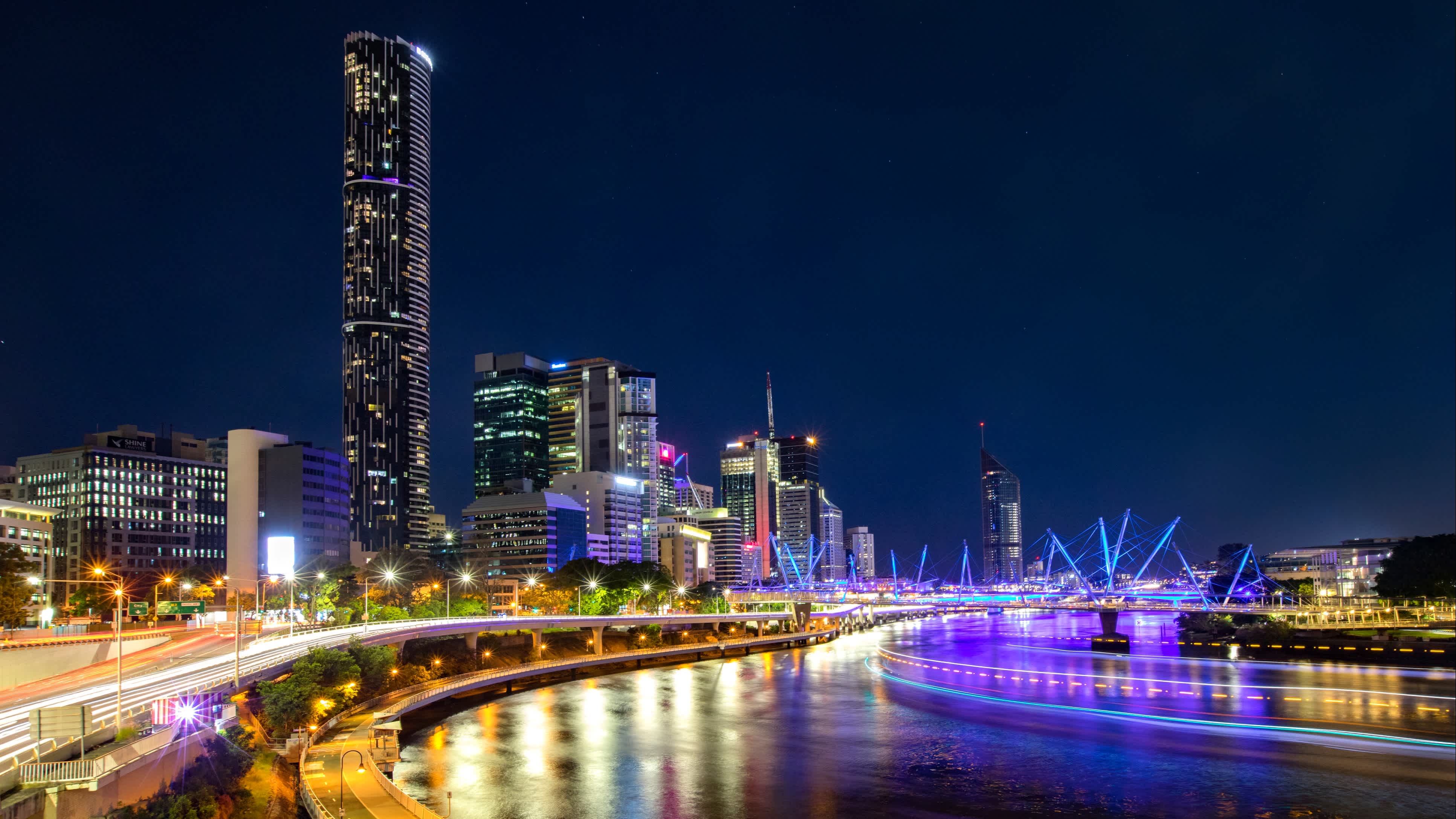 Pendant votre séjour à Brisbane, prenez le temps d'admirer la skyline de la ville de jour comme de nuit.