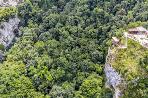 Zipline über einer Schlucht